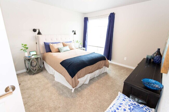 Building Photo - Stunning 3-Story urban style house for rent