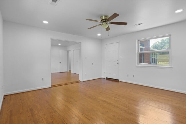 Building Photo - 801 2nd St