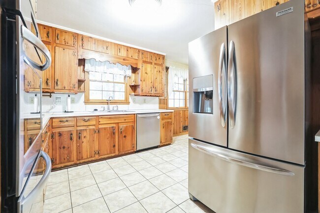 Building Photo - Spacious 5BR / 3BA House in Marietta