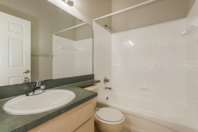 Building Photo - 2738 Hickory Ridge Dr