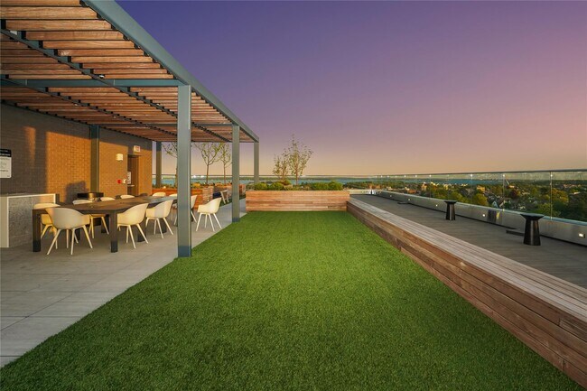 Building Photo - 50 Clinton Pl