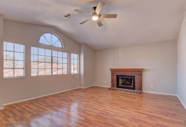 Building Photo - 885 Veranda View Ave