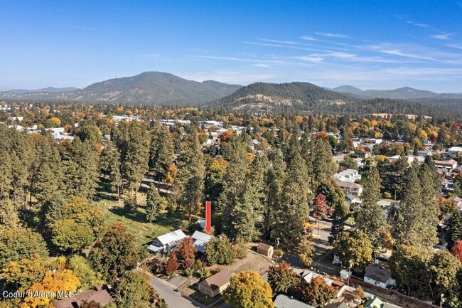 Building Photo - Great CDA Location!