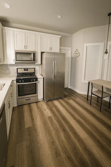 Building Photo - Room in House on Lindsey Dr