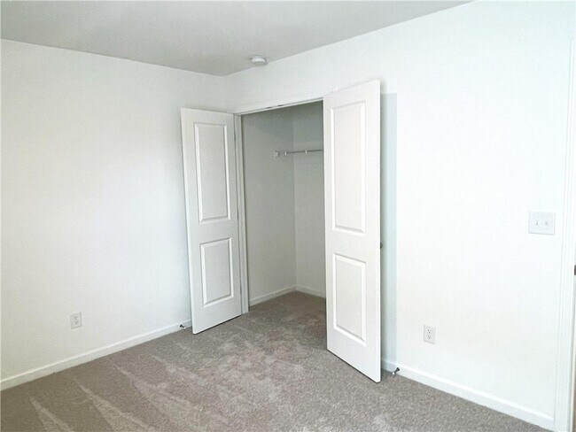 Building Photo - 290 Rivulet Dr