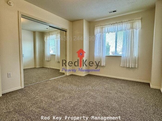 Building Photo - Country Cove 147 W #111