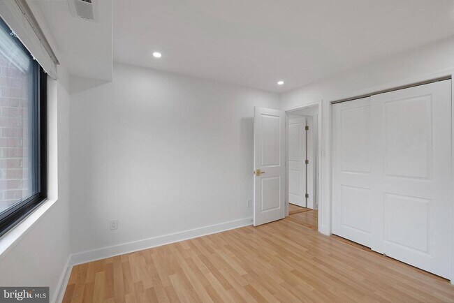 Building Photo - 1931 N Cleveland St