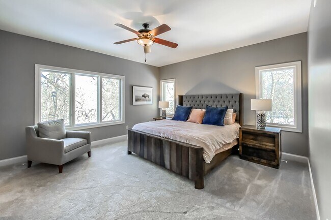 Building Photo - Warm and Luxurious 4 bedroom Executive Estate