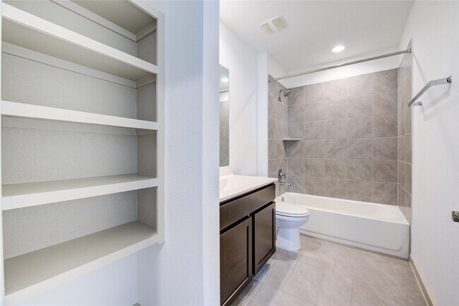 Building Photo - 29631 Ella Larchmont Ct