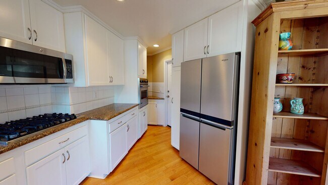 Building Photo - Spacious Unfurnished Home near Coronado's Schools available for Long Term Lease!