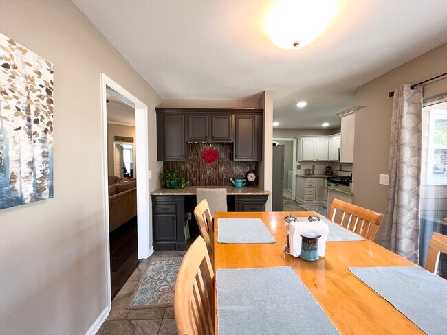 Building Photo - 110 Inland Cir