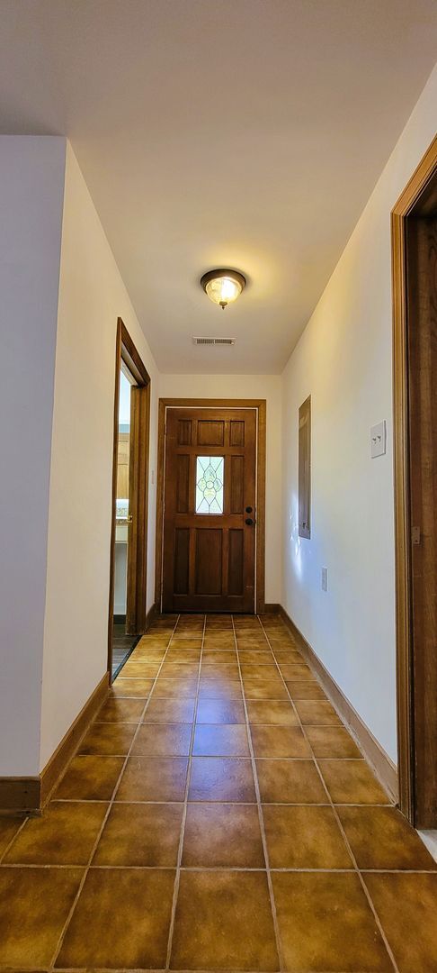 Building Photo - Remodeled secluded wooded oasis off of Qualla Road with handicap access