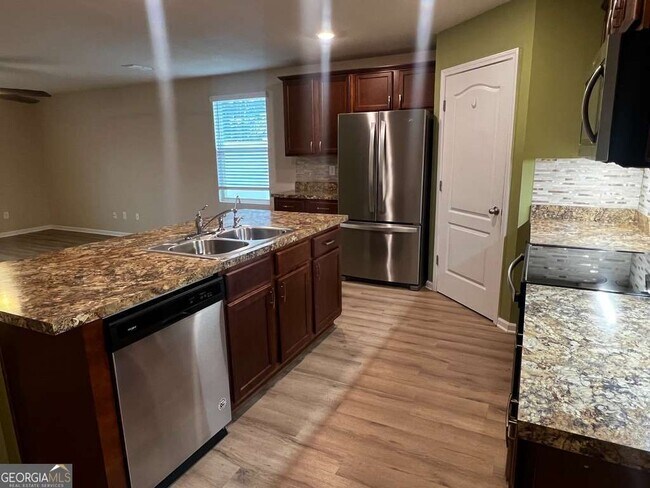 Building Photo - 306 Cedar Breeze Dr