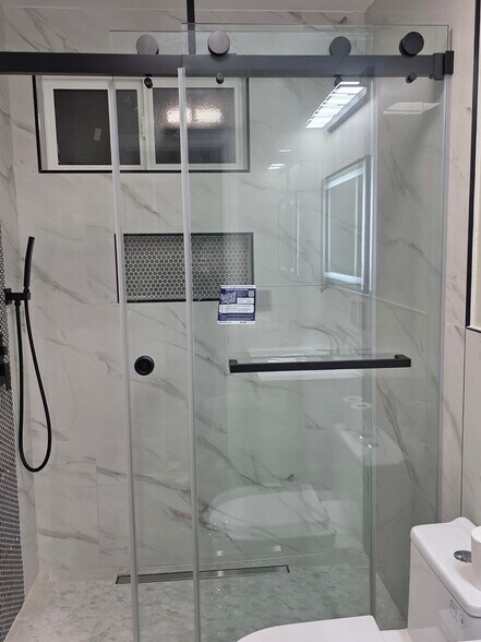 Building Photo - 6515 Keokuk Ave