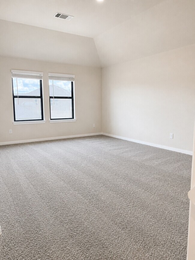 Building Photo - 40575 Goldeneye Pl