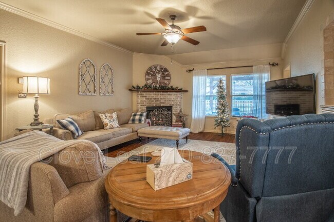 Building Photo - 1409 Azalea Ln