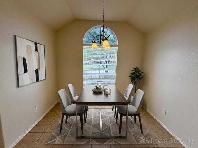 Building Photo - 5207 Bridgewood Dr