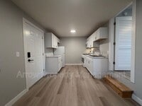 Building Photo - 877 N 26