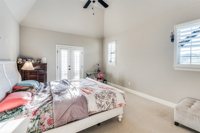 Building Photo - 630 Bridge St