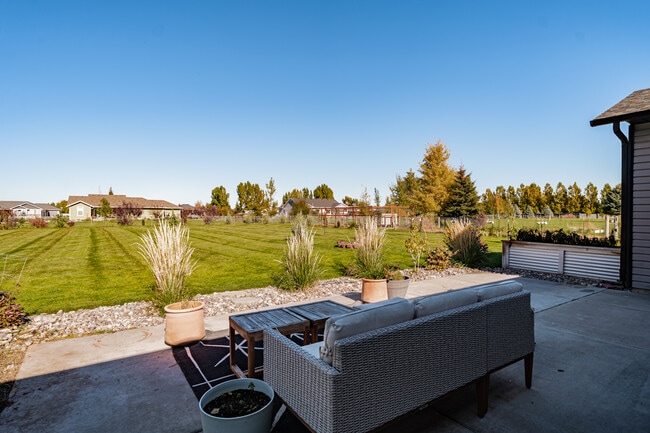 Building Photo - 416 W 260 N