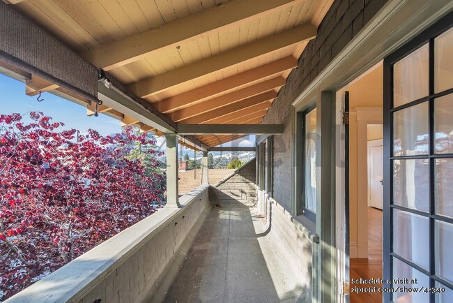 Building Photo - 654 Chetwood St