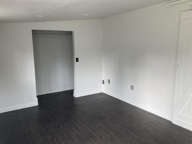 Building Photo - 2555 S Linley Ct