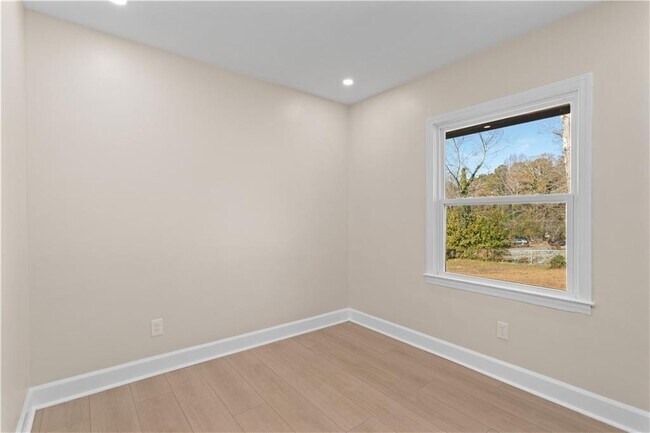 Building Photo - 1766 Flintwood Dr SE