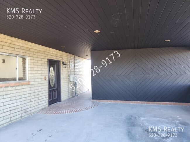 Building Photo - 500 E Eden Pl