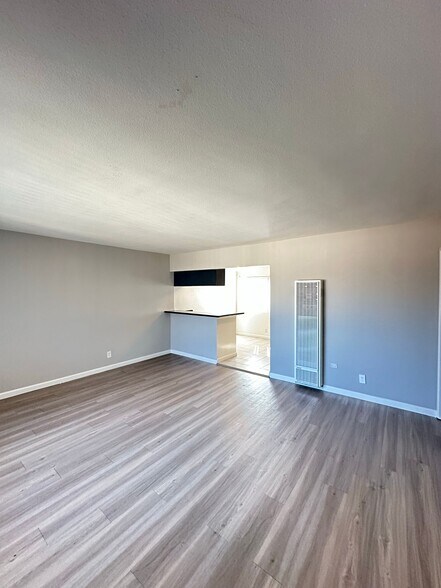 Building Photo - 1022 E 32nd St