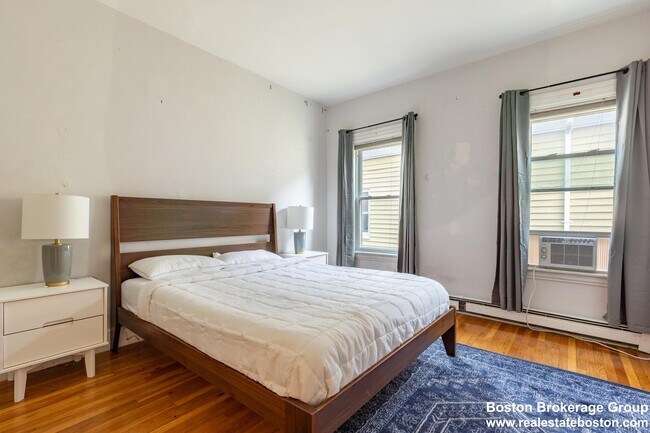 Building Photo - 59-61 Hillside St. Unit 3