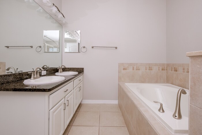 Building Photo - 11634 Addison Chase Dr