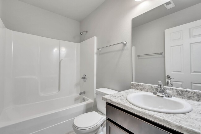 Building Photo - Modern Elegance Beckons at Summerland Park...