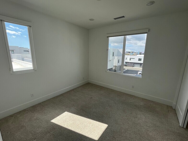 Bedroom 4 - 16285 Veterans Way