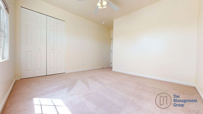 Building Photo - 37 E 675 S