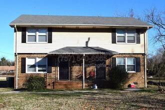 Building Photo - 215 A Settlers Landing Rd