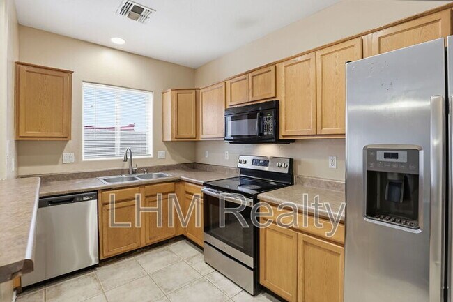 Building Photo - 15818 N 25th St