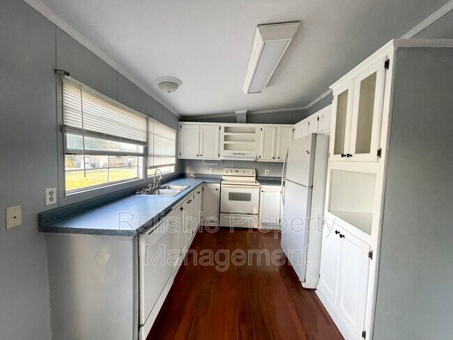 Building Photo - 6433 Slabtown Rd