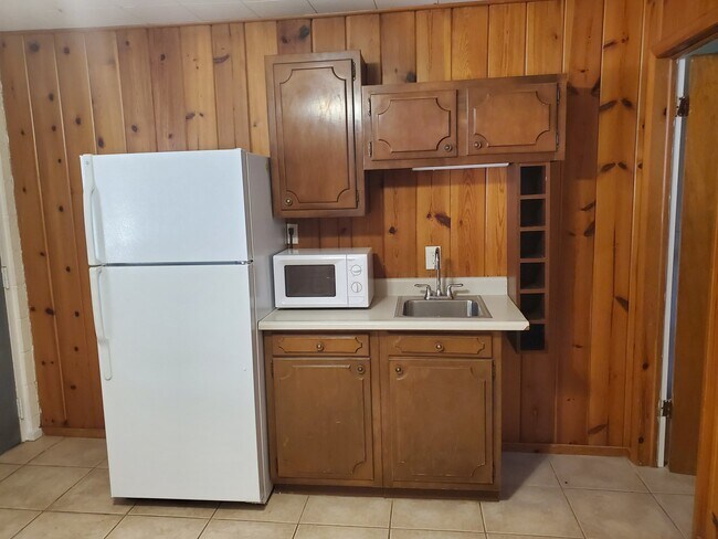 Building Photo - 10370 Ute Pass Ave