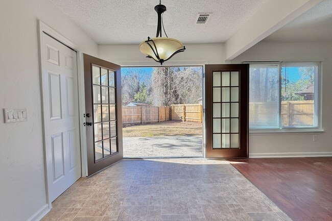 Building Photo - AVAILABLE NOW! (One Pet Maximum)