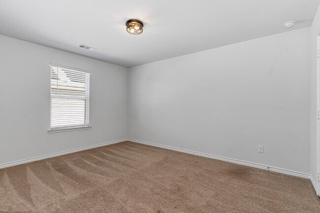 Building Photo - Modern 4 Bdrm Fort Worth Home for Rent- Zi...