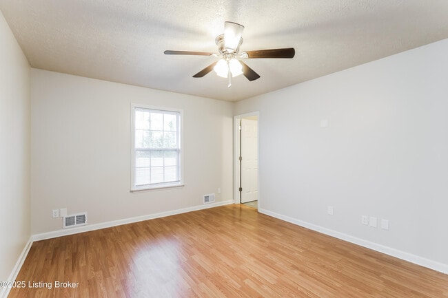 Building Photo - 277 Drake Dr
