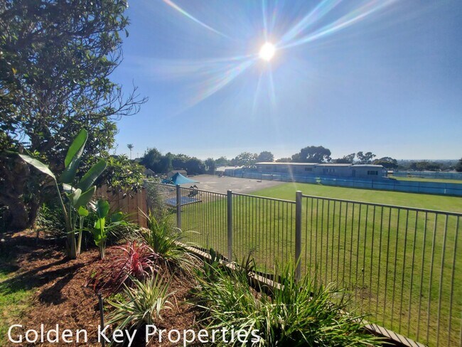 Building Photo - Beautiful 4 bed/2 bath single-story home w/ocean view! Close to the Beach & Carlsbad Village!