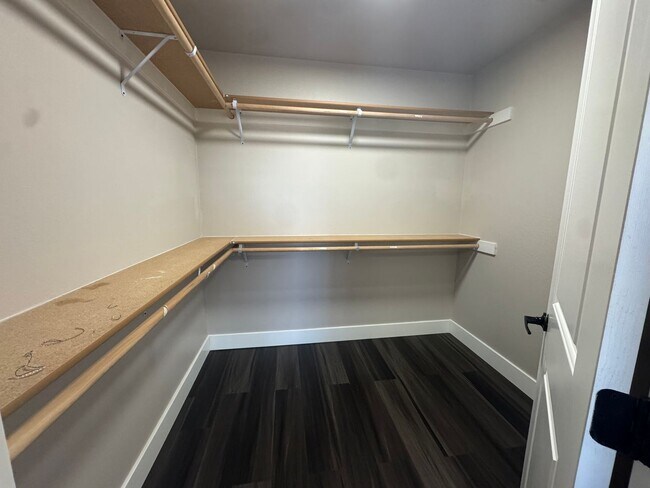 Building Photo - Modern 3 bedroom townhouse