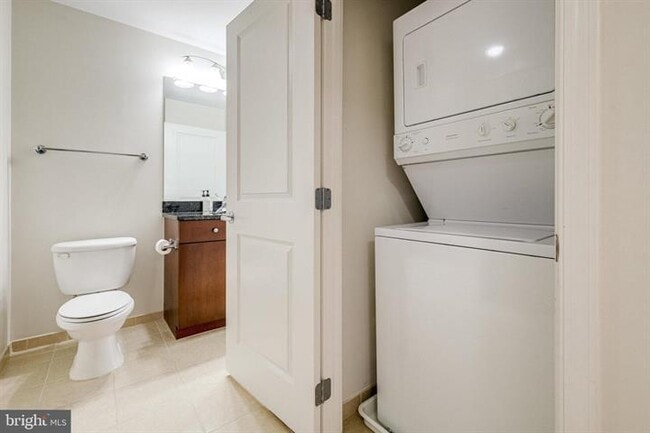Building Photo - 155 Potomac Passage