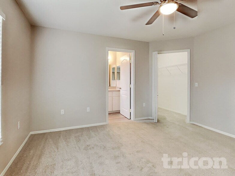 Building Photo - 3034 Wentworth Pl