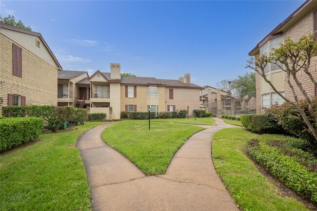 Building Photo - 2120 El Paseo St