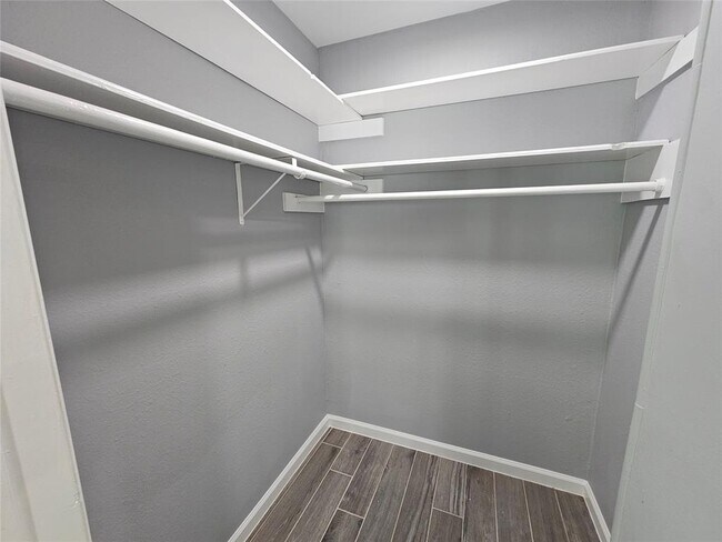 Building Photo - 2603 Peach Tree Ln