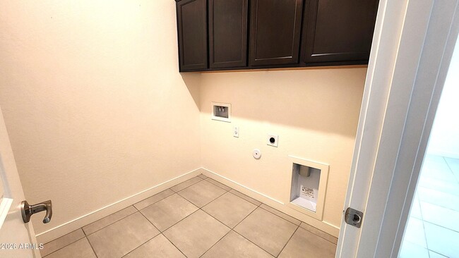 Building Photo - 2934 E Augusta Ave