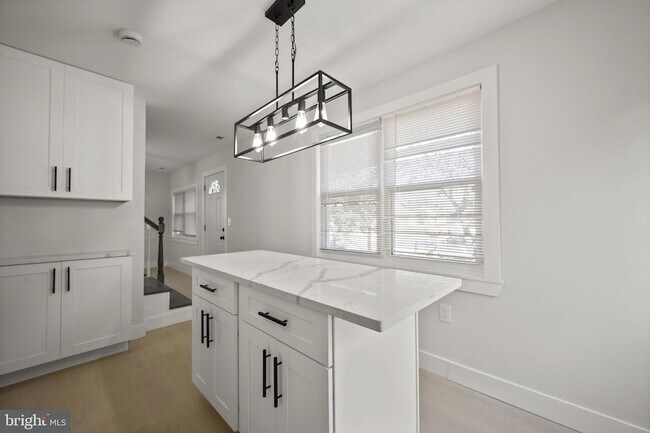 Building Photo - 821 S Woodlynn Rd