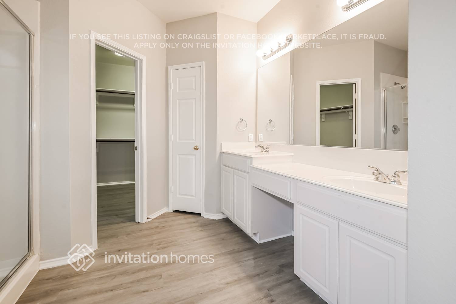 Building Photo - 9501 Links Fairway Dr